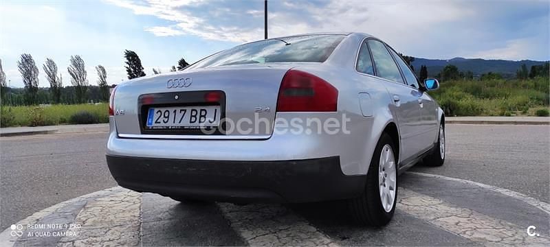 Usado Audi A6 165 CV (121 kW) 2000 Gris / plata Berlina