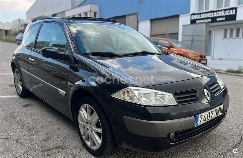 Negro Usado 2005 Renault Mégane II Dynamique Berlina | 3500 € (Buen precio) - Imagen 1/4