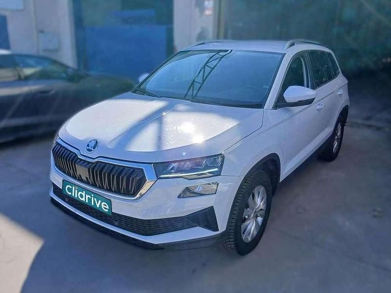 Usado Skoda Karoq Ambition 150 CV (110 kW) 2022 Blanco SUV