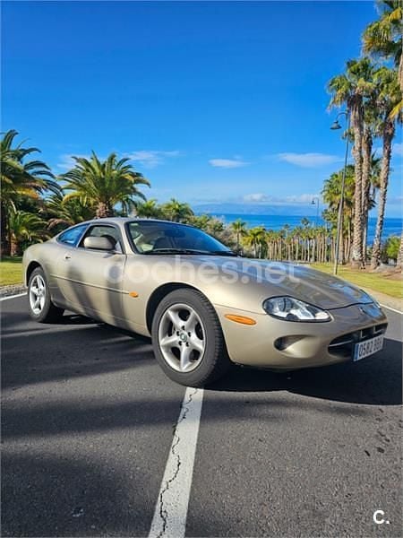 Usado Jaguar XK8 290 CV (213 kW) 2000 Beige Coupe