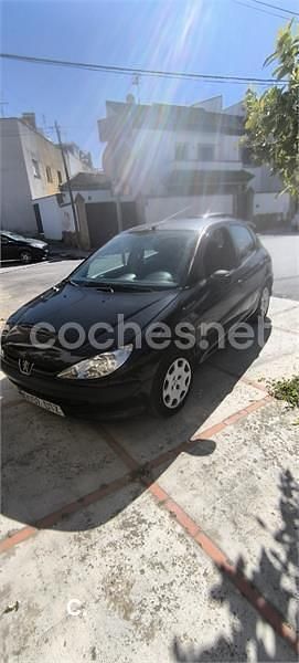 Usado Peugeot 206 90 CV (66 kW) 2005 Negro Berlina