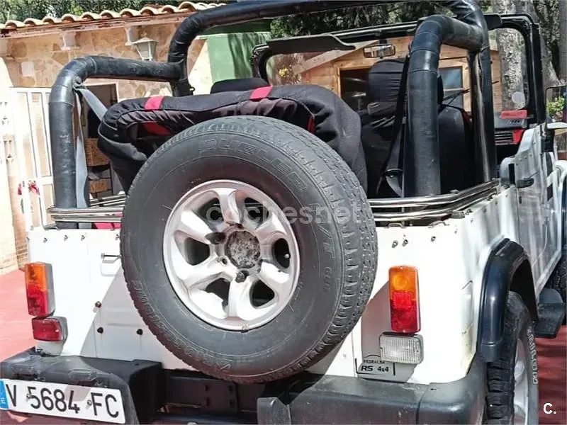 Usado SsangYong Korando 79 CV (58 kW) 1995 Blanco SUV