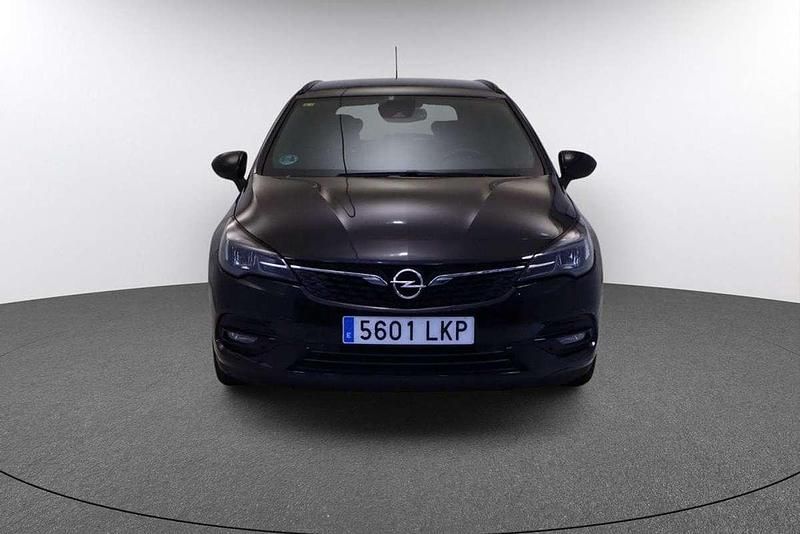 Usado Opel Astra Ultimate 145 CV (106 kW) 2020 Negro Familiar