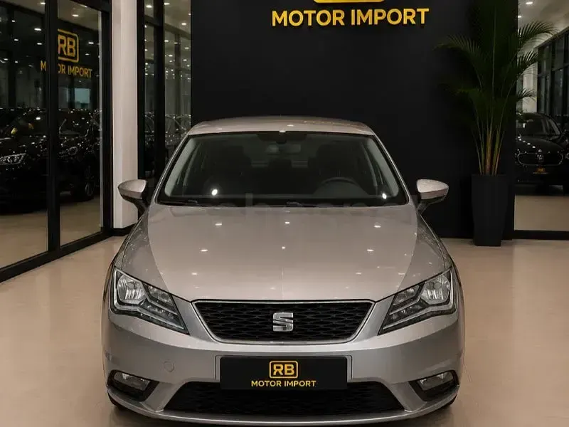 Usado Seat Toledo Style 105 CV (77 kW) 2015 Gris / plata Utilitario