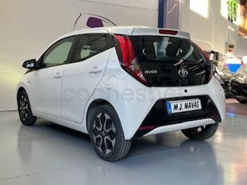Usado Toyota Aygo X-clusiv 72 CV (52 kW) 2019 Blanco Utilitario