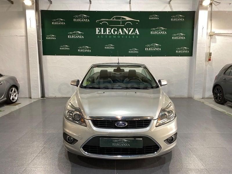 Usado Ford Focus Cabriolet Titanium 136 CV (100 kW) 2009 Gris / plata Descapotable