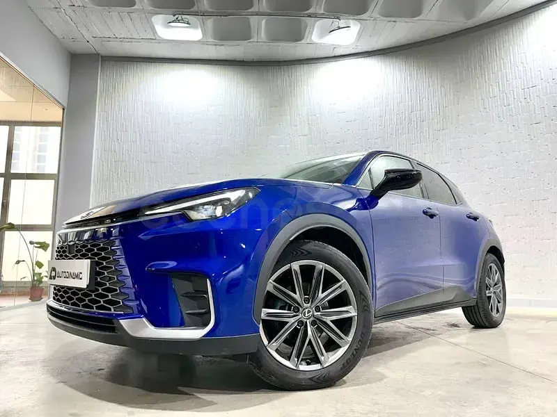 Usado Lexus LBX 136 CV (100 kW) 2024 Azul SUV