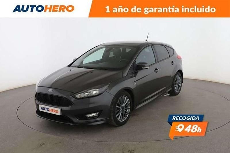 Usado Ford Focus ST-Line 126 CV (92 kW) 2018 Gris Berlina