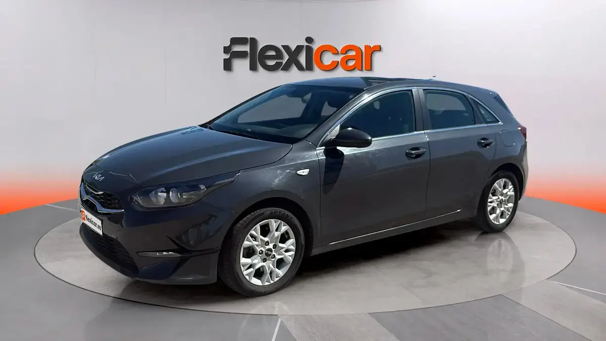 Usado Kia Ceed 136 CV (100 kW) 2023 Azul Utilitario
