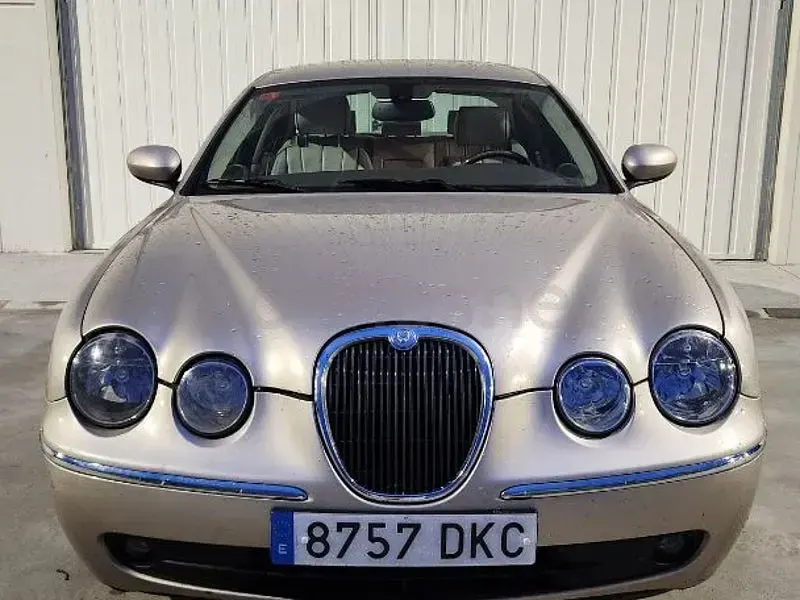 Usado Jaguar S-Type Executive 207 CV (152 kW) 2005 Beige Berlina