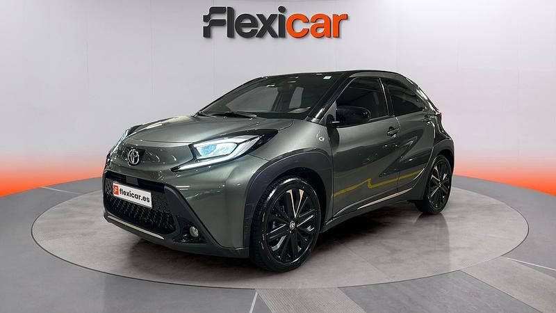 Usado Toyota Aygo X 72 CV (52 kW) 2023 Gris SUV