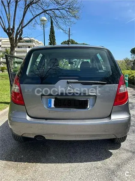 Usado Mercedes A160 Exclusive 82 CV (60 kW) 2011 Marrón Monovolumen
