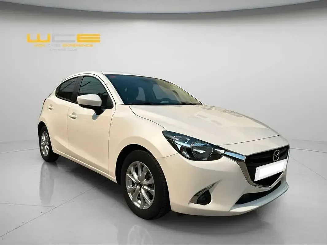 Usado Mazda 2 Style+ 90 CV (66 kW) 2017 Blanco Utilitario