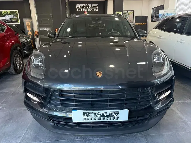 Usado Porsche Macan 245 CV (180 kW) 2021 Gris / plata SUV