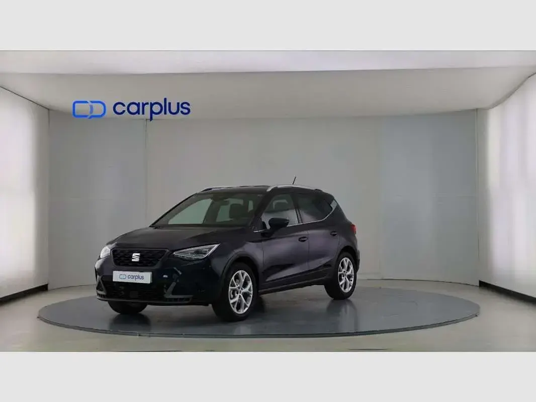 Usado Seat Arona FR 110 CV (80 kW) 2022 Negro SUV
