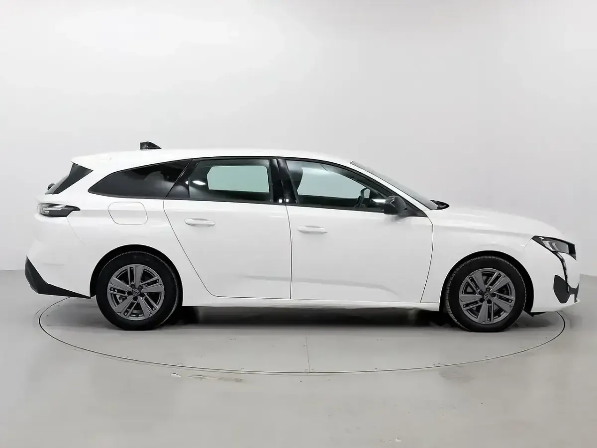 Usado Peugeot 308 S 130 CV (95 kW) 2022 Blanco Familiar