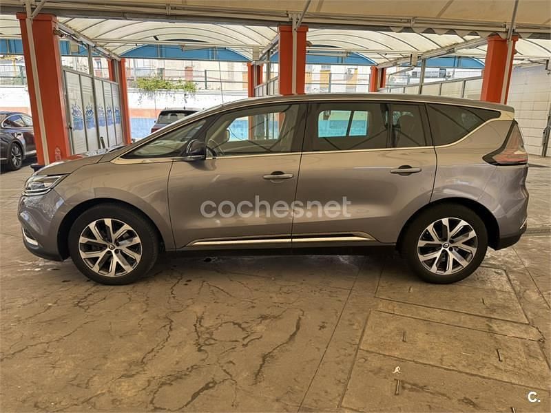 Usado Renault Espace Initiale 160 CV (117 kW) 2016 Gris / plata Monovolumen