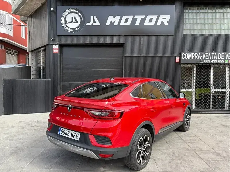 Usado Renault Arkana Techno 145 CV (106 kW) 2023 Granate SUV