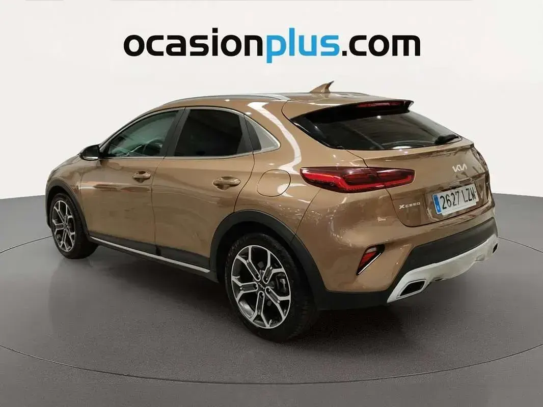 Usado Kia XCeed 160 CV (117 kW) 2022 Marrón SUV