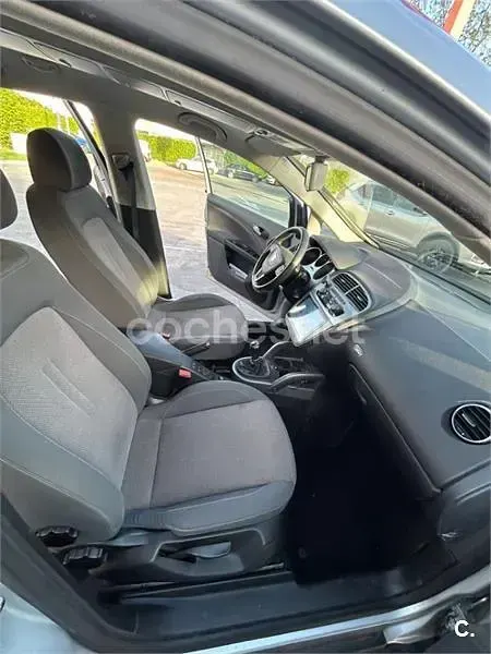 Usado Seat Altea XL Ecomotive 105 CV (77 kW) 2010 Gris / plata Monovolumen