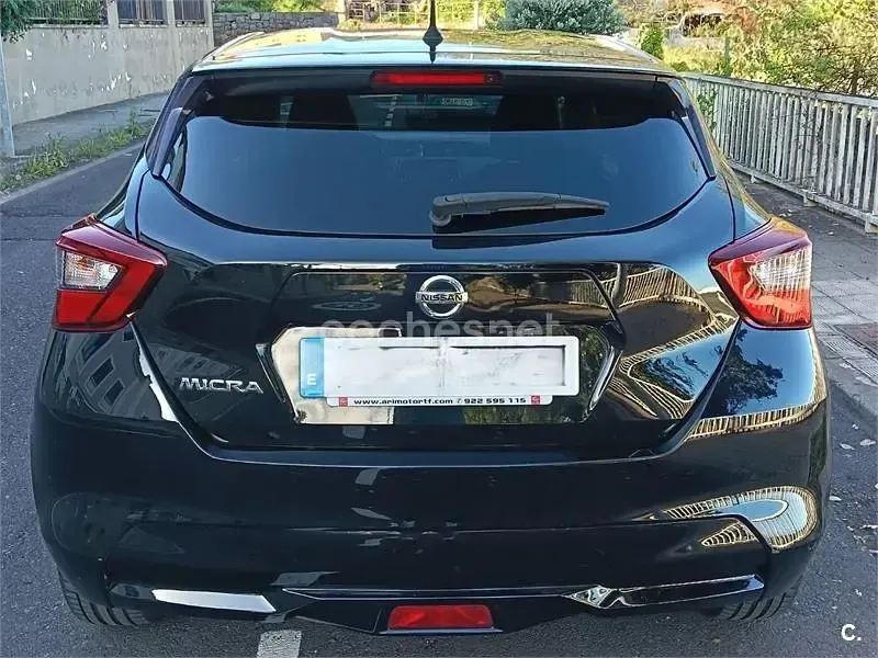 Usado Nissan Micra N-Connecta 90 CV (66 kW) 2018 Negro Utilitario