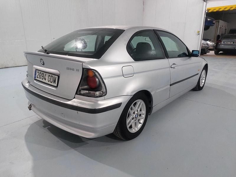 Usado BMW 316 Compact 115 CV (84 kW) 2003 Gris Utilitario