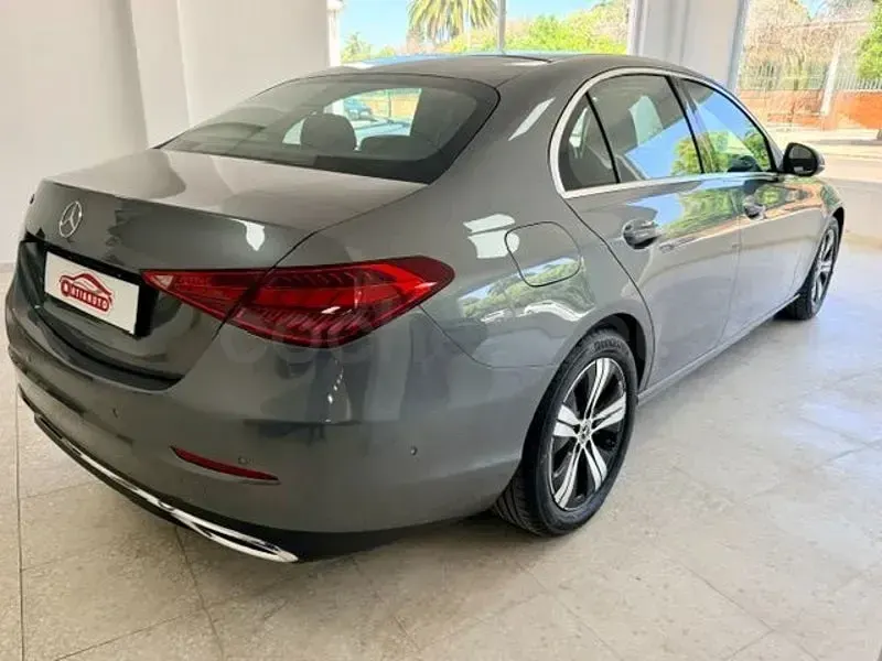 Usado Mercedes C220 200 CV (147 kW) 2023 Gris / plata Berlina