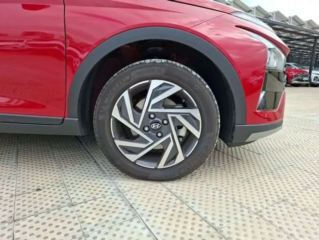 Usado Hyundai Bayon 90 CV (66 kW) 2026 Rojo SUV