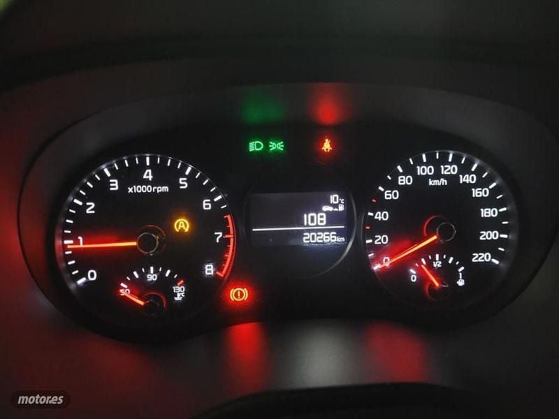 Rojo Usado 2022 Kia Picanto Utilitario | 9790 € (Super precio) - Imagen 1/4