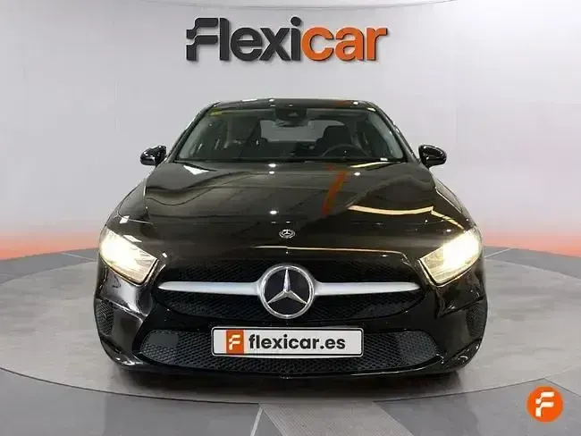Usado Mercedes A180 116 CV (85 kW) 2019 Negro Berlina