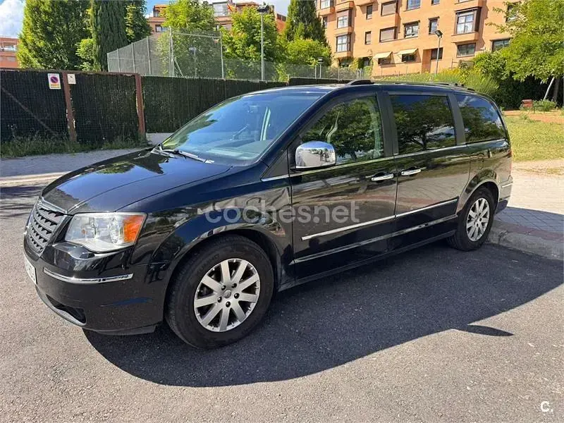 Usado Chrysler Grand Voyager Limited 163 CV (119 kW) 2011 Negro Monovolumen
