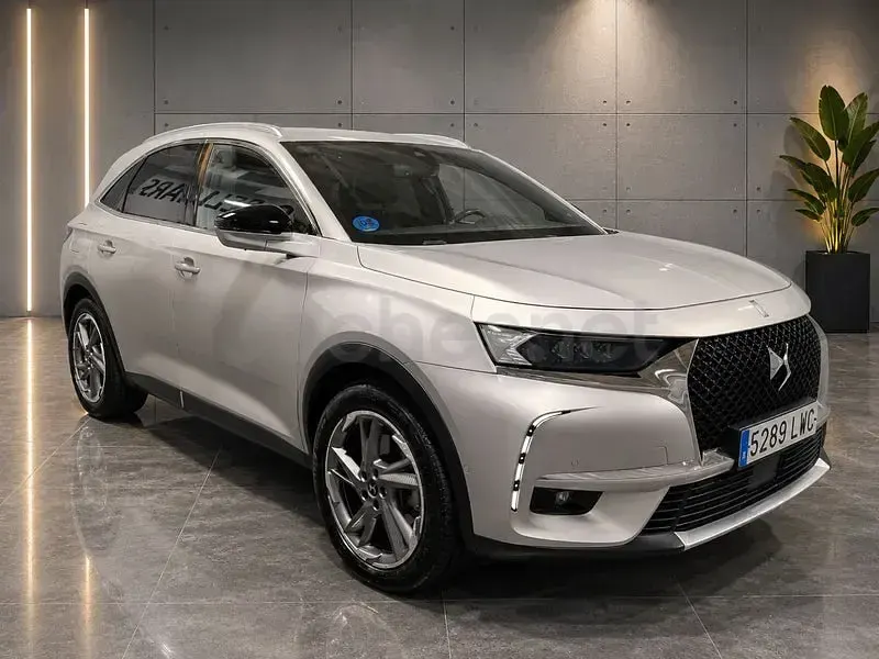 Usado DS Automobiles DS7 Crossback Rivoli 225 CV (165 kW) 2022 Gris / plata SUV