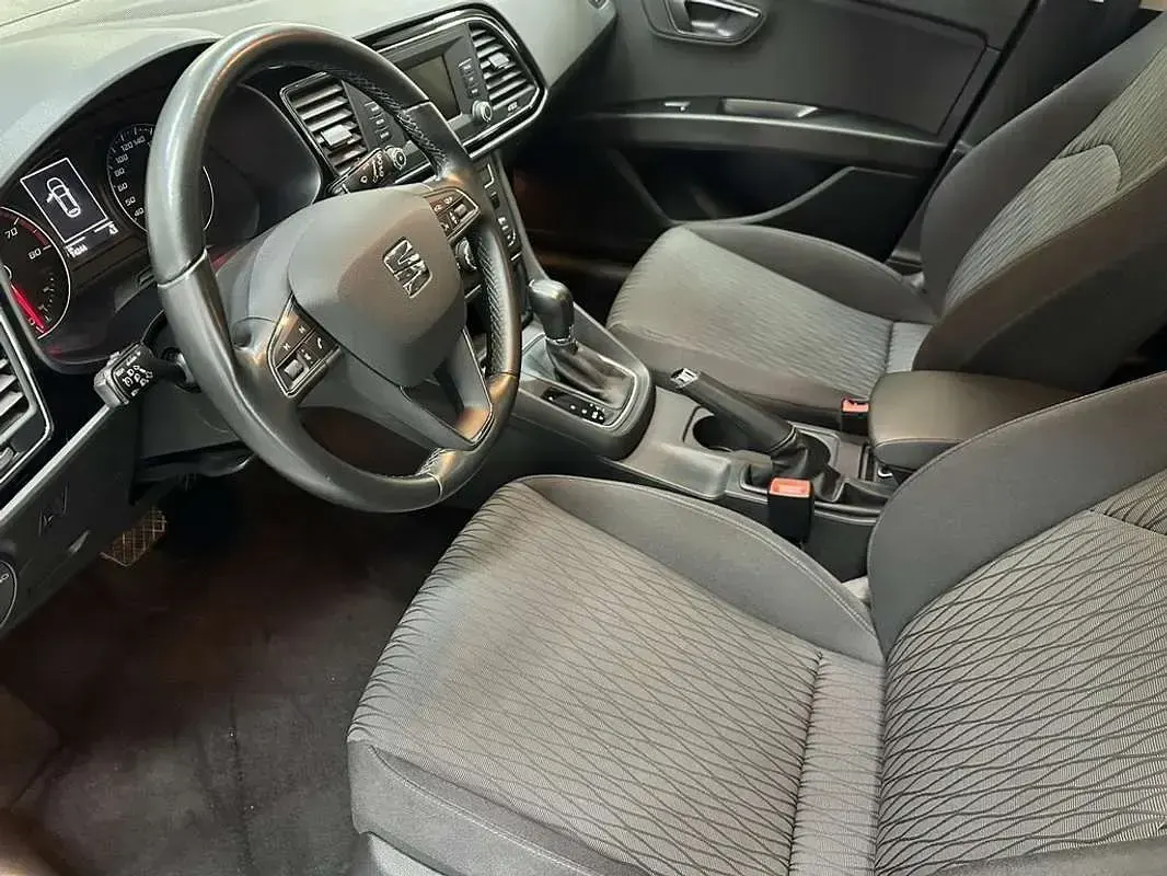 Usado Seat Leon ST Style 150 CV (110 kW) 2015 Amarillo Familiar