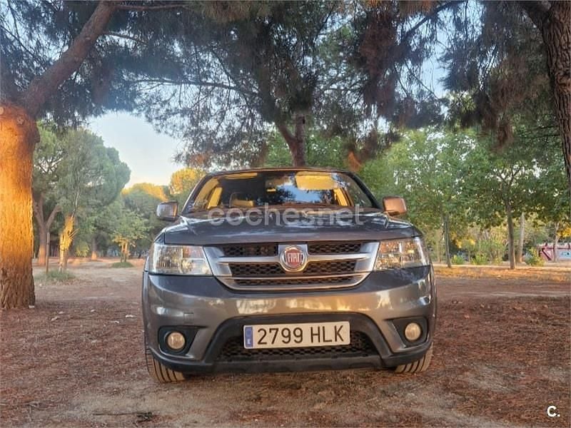 Usado Fiat Freemont Urban 170 CV (125 kW) 2012 Gris / plata SUV