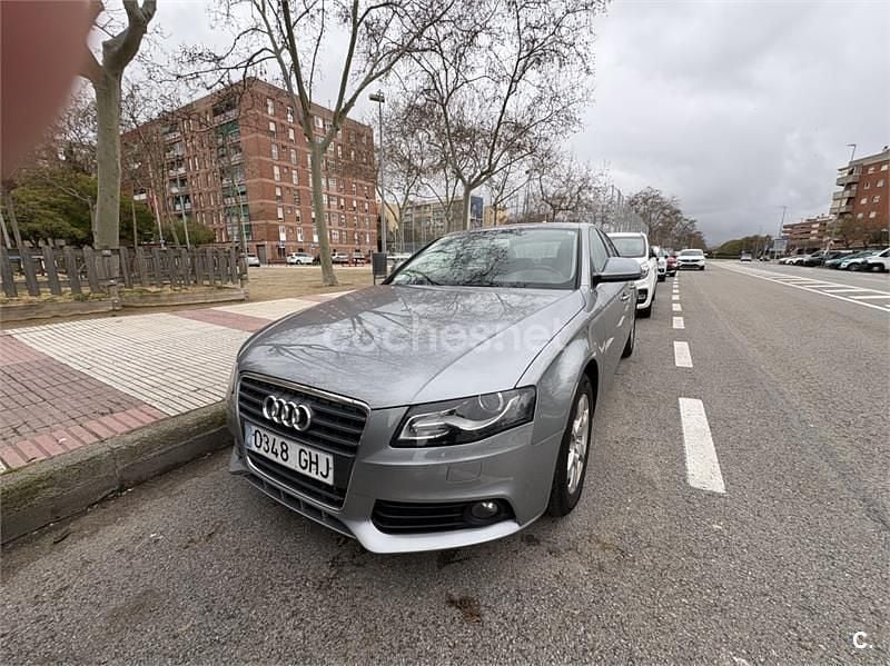 Usado Audi A4 120 CV (88 kW) 2009 Gris / plata Berlina