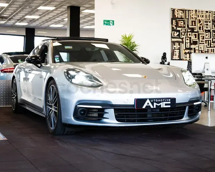 Usado Porsche Panamera 4 E-Hybrid 462 CV (339 kW) 2018 Gris / plata Utilitario