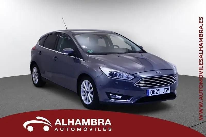 Begagnad Ford Focus Titanium 150 HK (110 kW) 2015 Beige Sedan