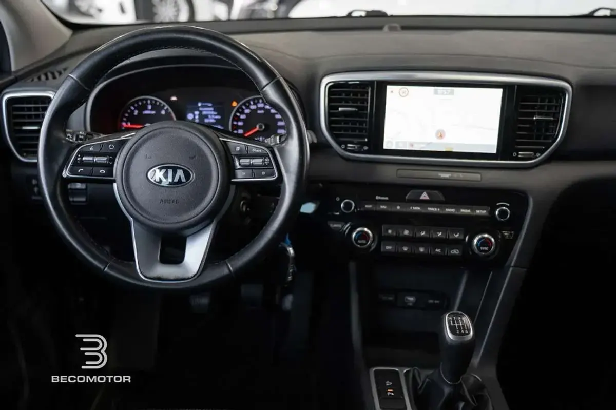 Usado Kia Sportage 136 CV (100 kW) 2022 Blanco SUV