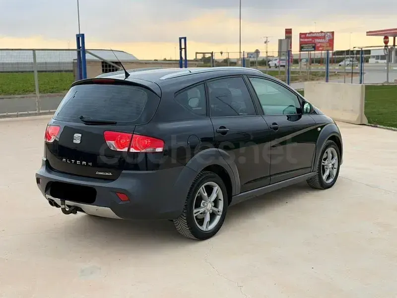 Usado Seat Altea 140 CV (102 kW) 2010 Negro Monovolumen