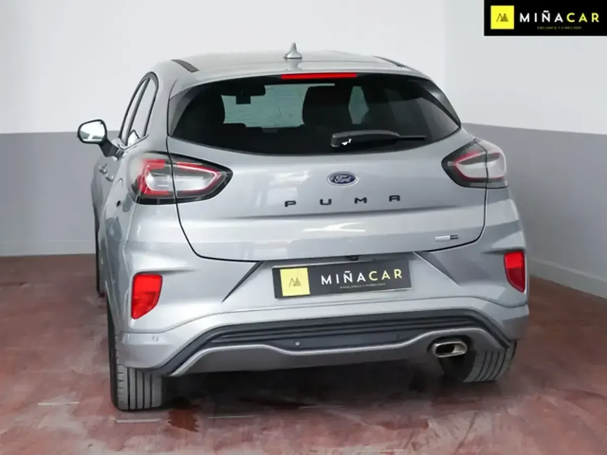 Usado Ford Puma ST-Line 125 CV (91 kW) 2023 Gris / plata SUV