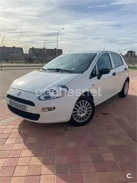 Usado Fiat Punto 95 CV (69 kW) 2018 Blanco Utilitario