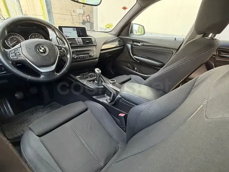 Usado BMW 118 Sport Line 143 CV (105 kW) 2013 Blanco Utilitario