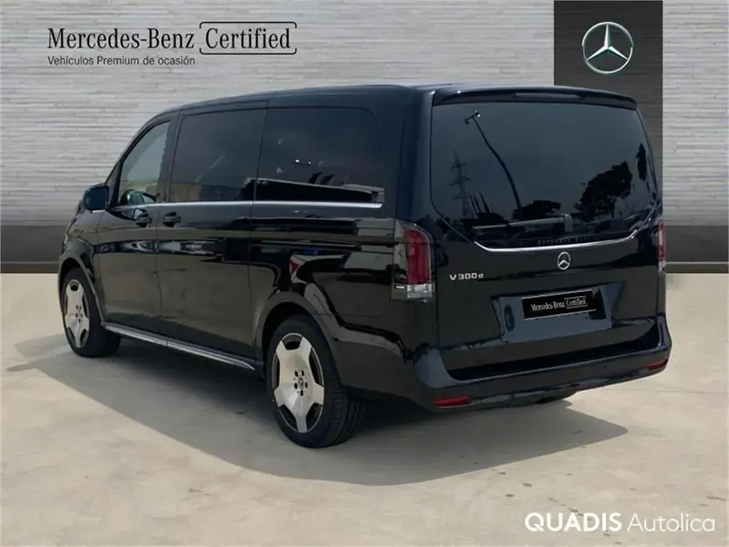 Nuevo Mercedes V300 Exclusive 239 CV (175 kW) 2025 Negro obsidiana Monovolumen