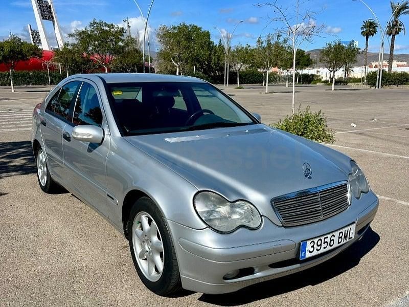 Usado Mercedes C270 Classic 170 CV (125 kW) 2001 Gris / plata Berlina