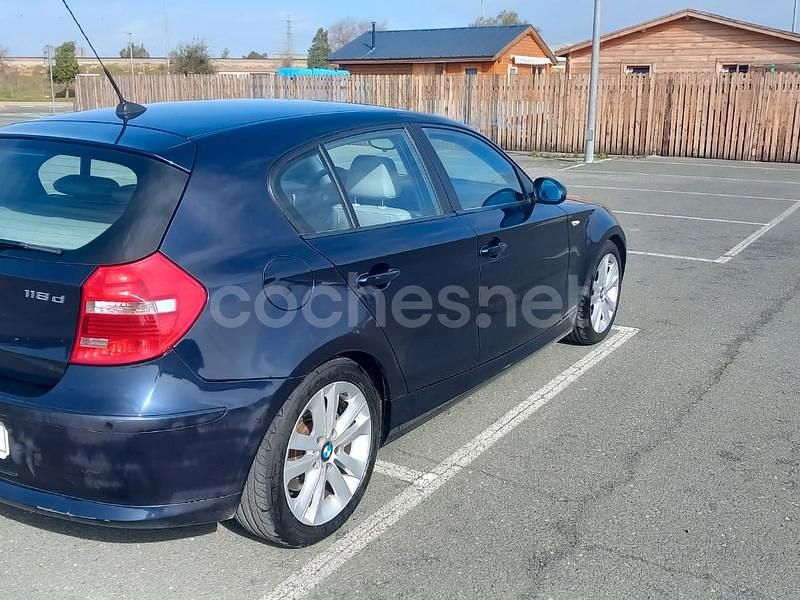 Usado BMW 118 143 CV (105 kW) 2010 Azul Utilitario
