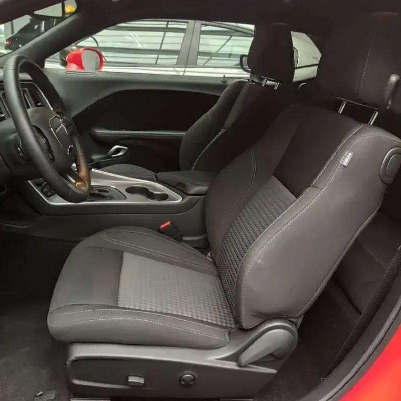 Usado Dodge Challenger SXT 309 CV (227 kW) 2022 Rojo Coupe