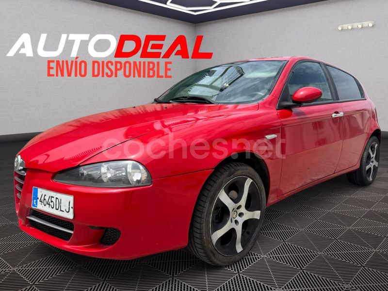 Rojo Usado 2004 Alfa Romeo 147 Progression Utilitario | 5500 € - Imagen 1/4