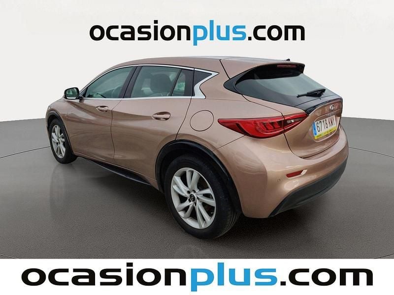 Usado Infiniti Q30 Premium 122 CV (89 kW) 2018 Marrón Utilitario