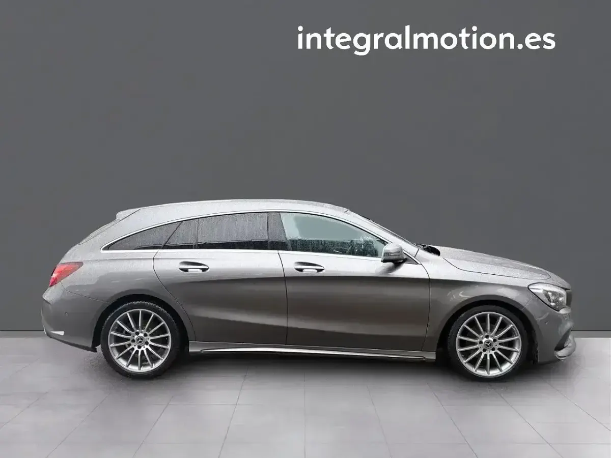 Usado Mercedes CLA200 Shooting Brake 136 CV (100 kW) 2018 Gris Familiar