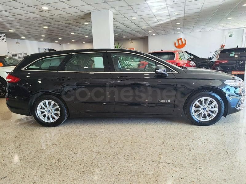 Usado Ford Mondeo Titanium 187 CV (137 kW) 2021 Negro Familiar